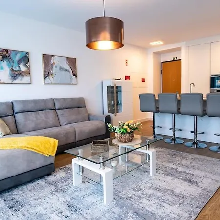 Penthouse T1 Saint Lucas شقة *